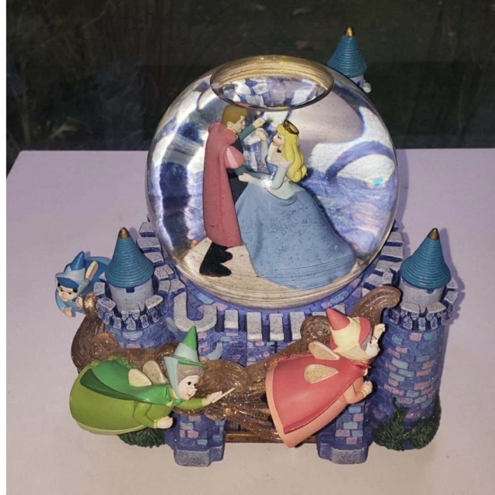 Disney Sleeping Beauty Musical Snow Globe Aurora Prince Phillip Once Upon Dream